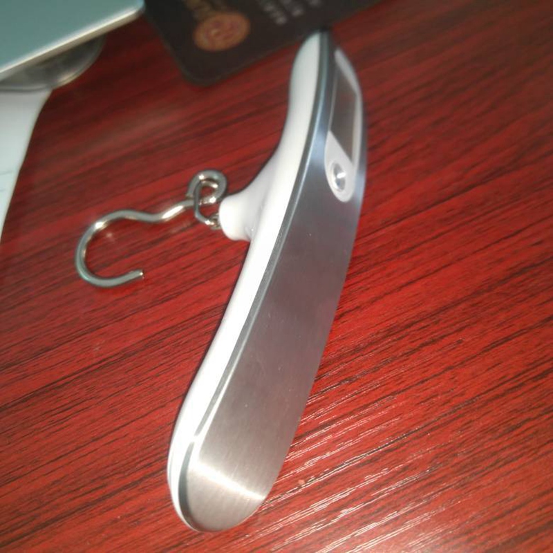 Luggage scale (2).jpg